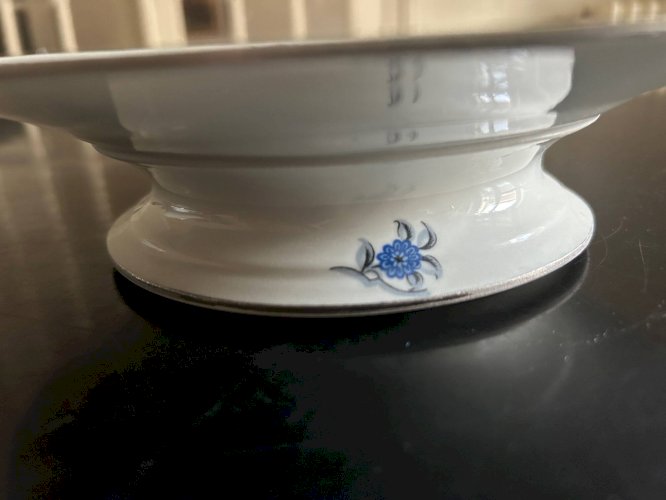 deux plats en porcelaine art déco F. Legrand & Cie