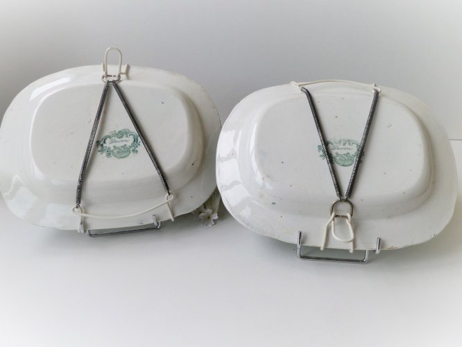 Deux Plats de service, Poterie anglaise Devon, décor Campagne et Château 