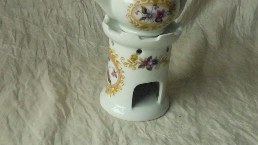 DINETTE POUPEE PETITE TISANIERE EN PORCELAINE DE PARIS