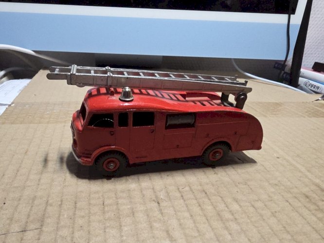 Dinky Supertoys GB 555 Fire Engine With Extending Ladder Bel État