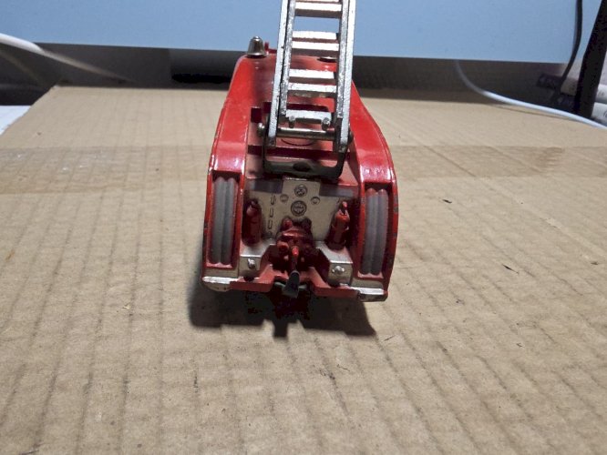 Dinky Supertoys GB 555 Fire Engine With Extending Ladder Bel État