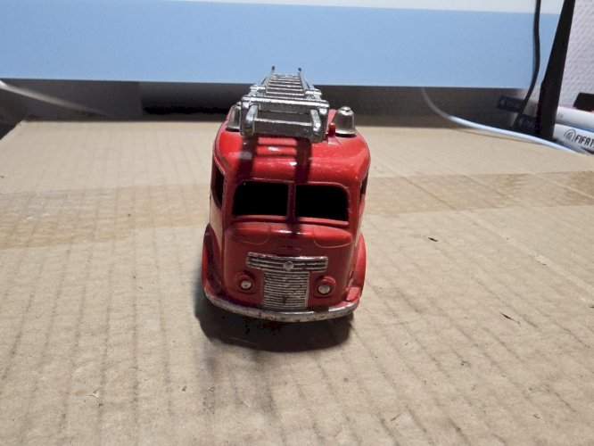 Dinky Supertoys GB 555 Fire Engine With Extending Ladder Bel État