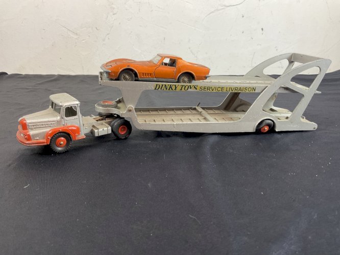 DINKY TOYS  ANCIEN CAMION UNIC PORTE VOITURES  réf 39 A