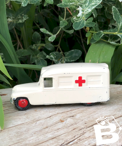 Dinky Toys Daimler 253 made in England