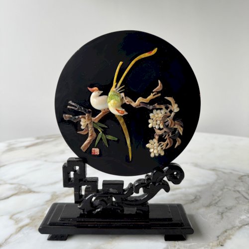 Disque en laque sur son présentoir Japon décor d'oiseaux M3931