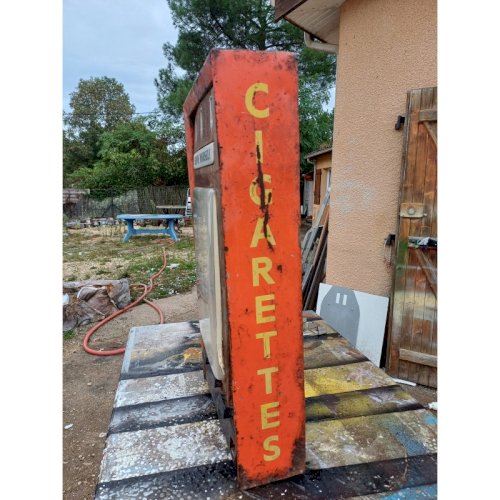 Distributeur de Cigarettes