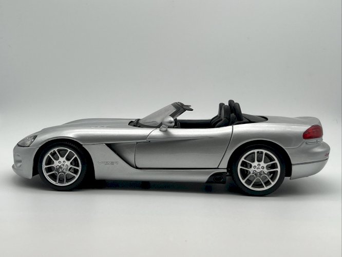 Dodge Viper SRT10 1/18 Maisto