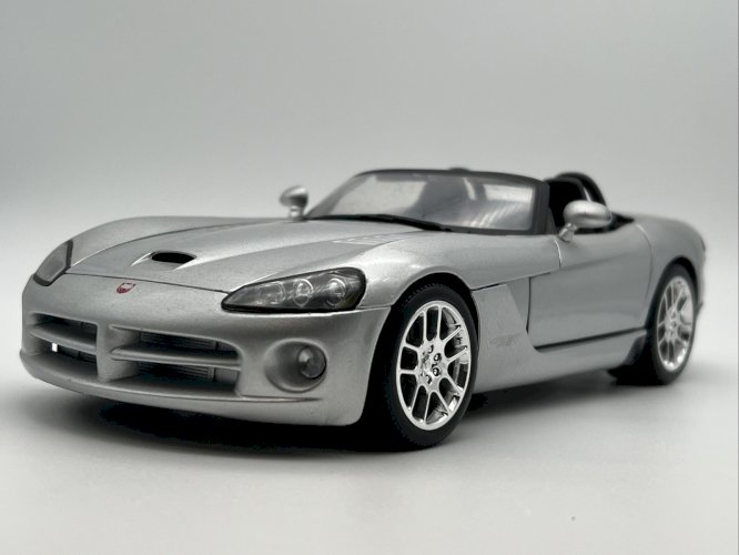 Dodge Viper SRT10 1/18 Maisto