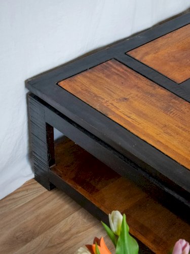 Donna, la table basse carrée en bois N°649