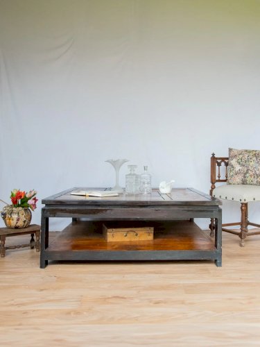 Donna, la table basse carrée en bois N°649