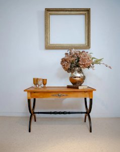 Donna, the wooden and leather coffee table No. 720