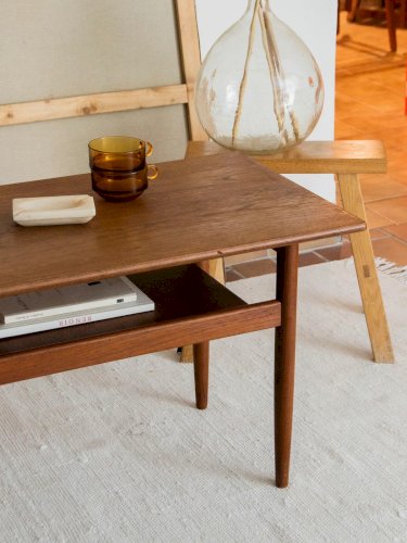 Donna, la table basse en bois massif N°565