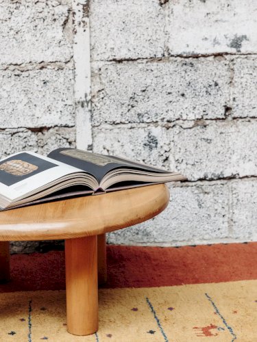 Donna, la table basse en bois N°180