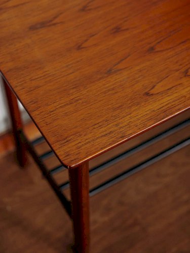 Donna, la table basse en bois N°219