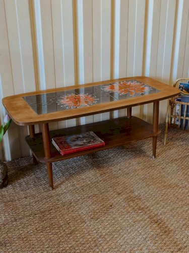 Donna, la table basse en bois N°787