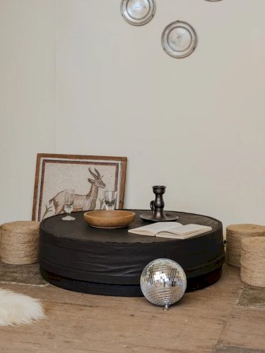 Donna, la table basse en cuir N°582