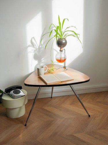 Donna, la table basse en formica N°567