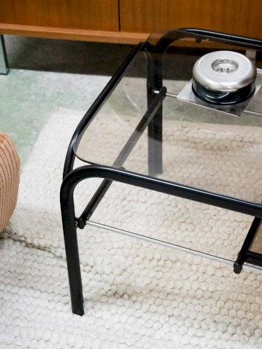 Donna, la table basse en métal et verre N°418