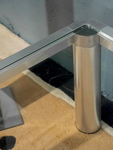 Donna, la table basse en métal et verre N°683