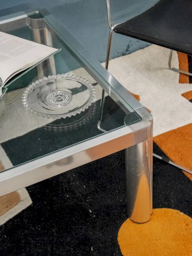 Donna, la table basse en métal et verre N°683