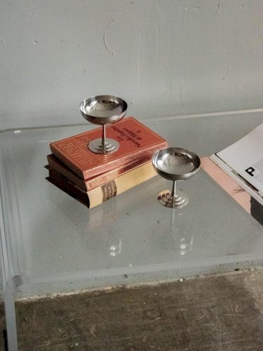 Donna, la table basse en plexiglass N°575