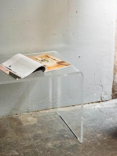 Donna, la table basse en plexiglass N°575