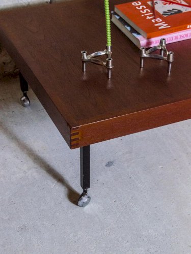 Donna, la table basse en teck N°232