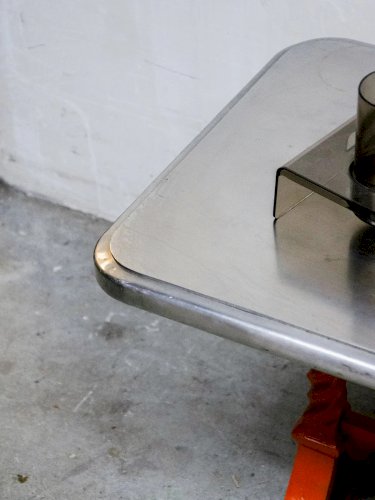 Donna, la table basse orange en métal N°414