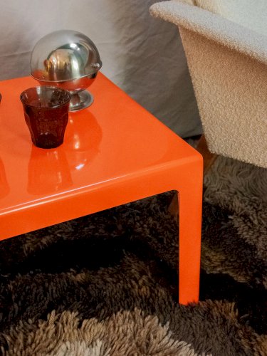 Donna, la table basse seventies en fibre de verre N°768