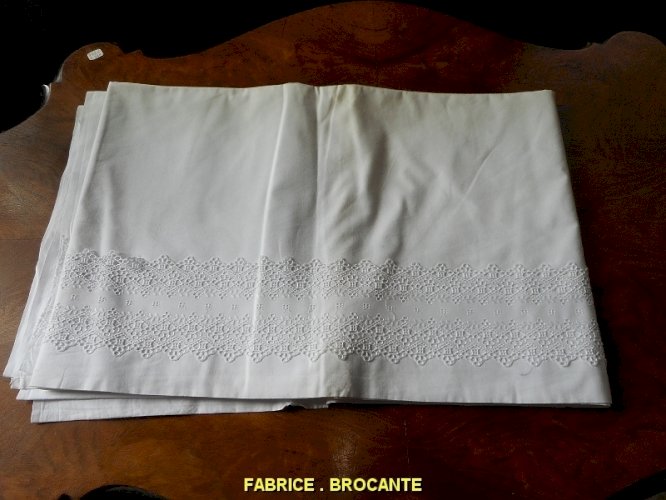 DRAP ANCIEN A DENTELLE  230x245 N° 11