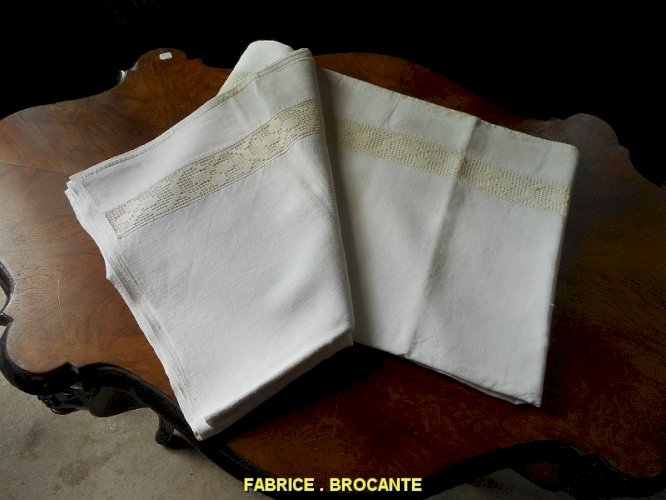 DRAP ANCIEN A DENTELLE  230x320 N° 9