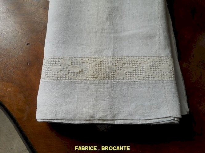 DRAP ANCIEN A DENTELLE  230x320 N° 9