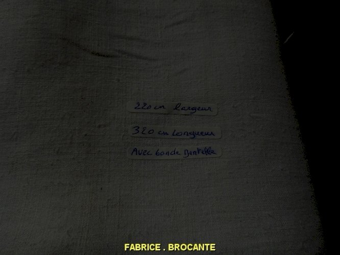 DRAP ANCIEN A DENTELLE  230x320 N° 9