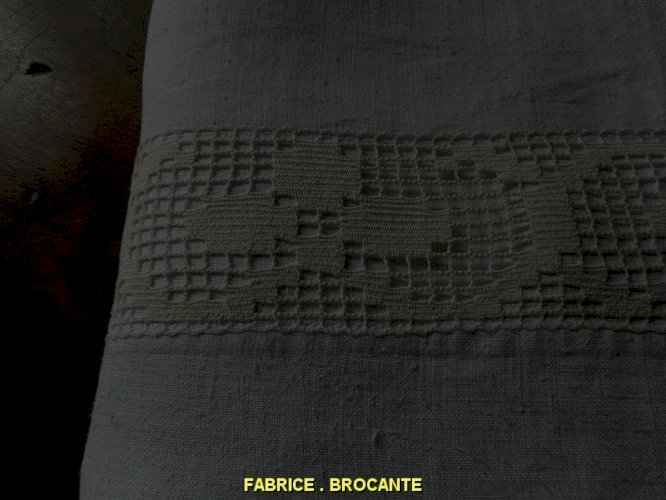 DRAP ANCIEN A DENTELLE  230x320 N° 9