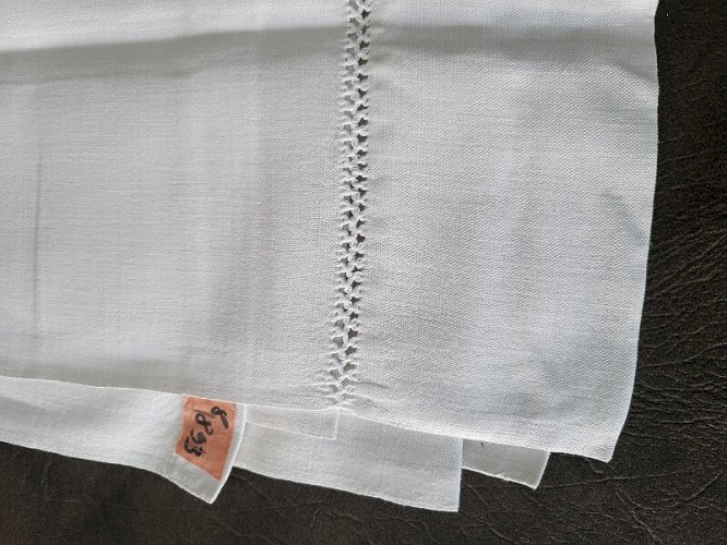 DRAP ANCIEN AJOURE EN METIS  MONOGRAMME AG DE 320 X 200 N° 32