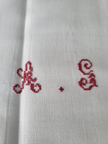 DRAP ANCIEN AJOURE EN METIS  MONOGRAMME AG DE 320 X 200 N° 32