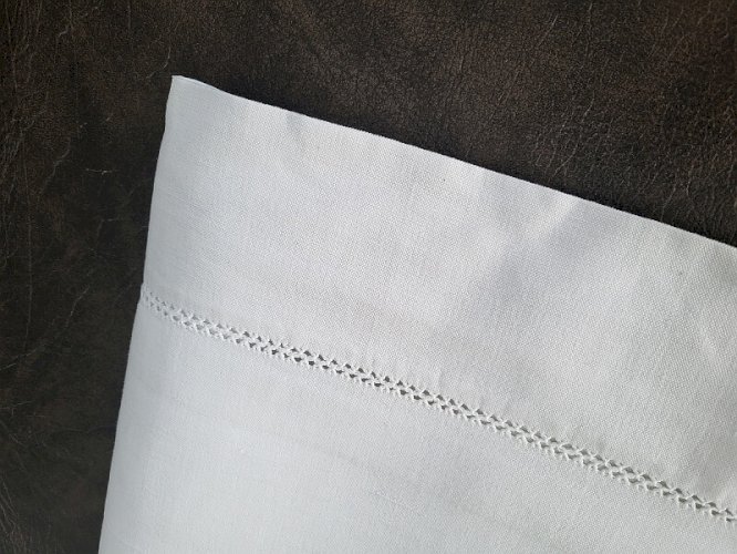 DRAP ANCIEN AJOURE EN METIS  MONOGRAMME AG DE 320 X 200 N° 32