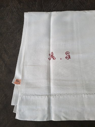 DRAP ANCIEN AJOURE EN METIS  MONOGRAMME AG DE 320 X 200 N° 32