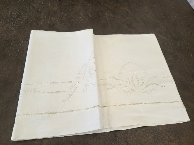 DRAP ANCIEN METIS MONOGRAMMES MP N7