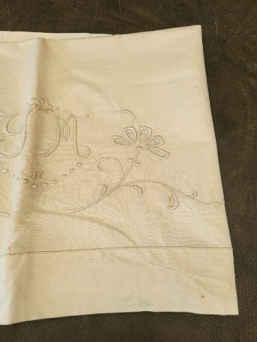 DRAP ANCIEN METIS MONOGRAMMES YM N10