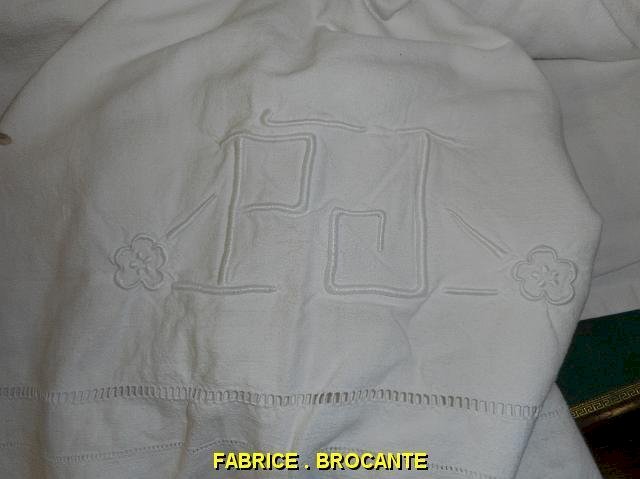 DRAP BRODE MONOGRAMME PJ N° 4