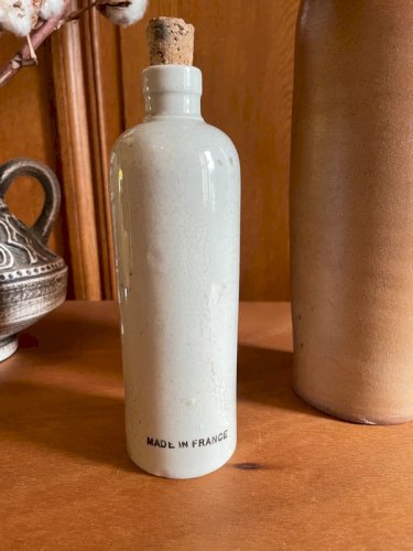 Duo de bouteilles en grès vintage