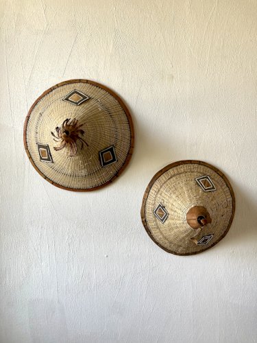 Duo de chapeaux traditionnels Peuls (Tingandé), Afrique de l'Ouest