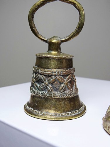 Duo de cloches Bamoun, Cameroun, Afrique, en bronze doré artisanat vintage