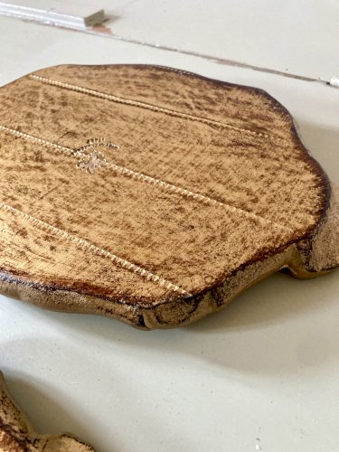 Duo de petits plateaux florentins en bois peint