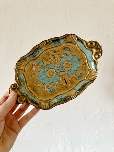 Duo de petits plateaux florentins en bois peint