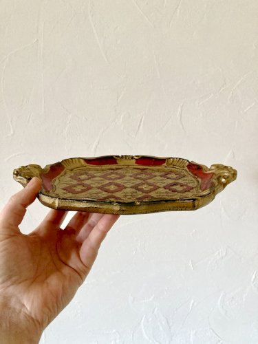 Duo de petits plateaux florentins en bois peint