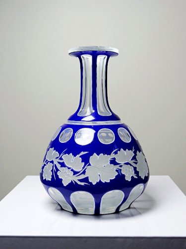 Duo de petits vases cristal "overlay" taillé émail bleu et blanc anciens