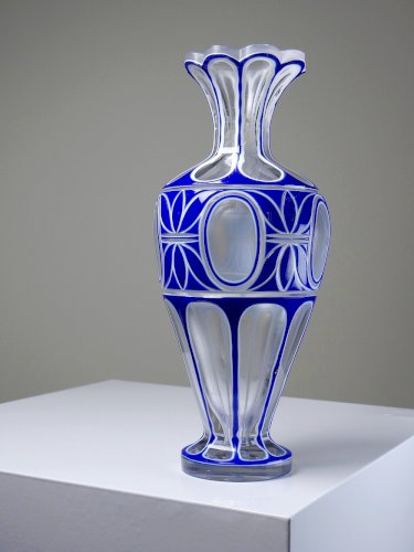 Duo de petits vases cristal "overlay" taillé émail bleu et blanc anciens
