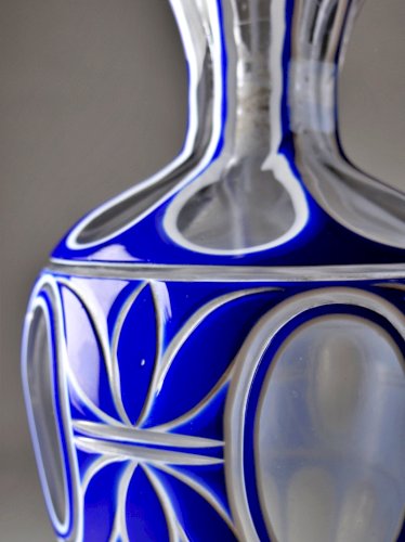 Duo de petits vases cristal "overlay" taillé émail bleu et blanc anciens